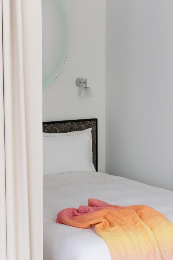 Design Studio Apartment With Balcony By Hostlovers Каунас Экстерьер фото